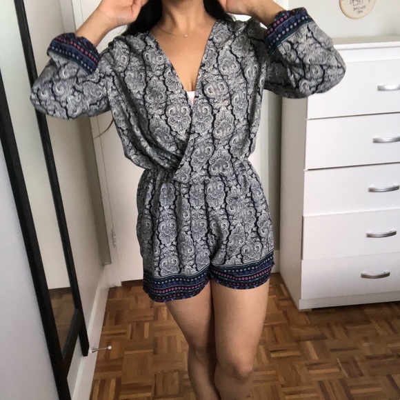 Boho-style romper with full sleeves - Picture 1 of 1